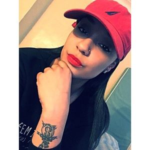 Meet your Posher, Crystal