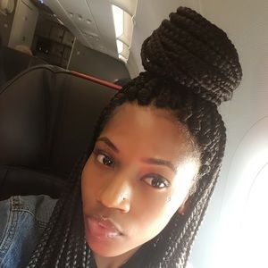 Meet your Posher, Monique