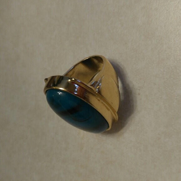 Beautiful ring - Picture 2 of 2