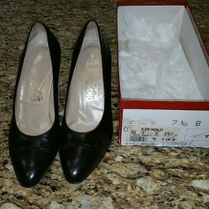 Ferragamo Nice black 3 inch heels