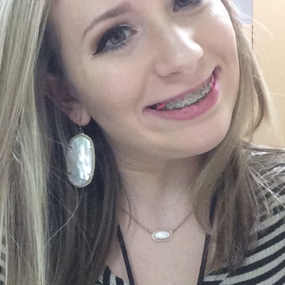 Meet your Posher, Madi - Picture 1 of 1