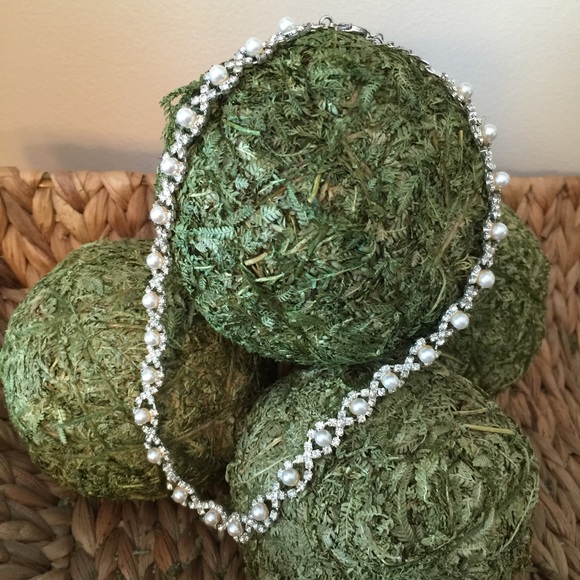 Pearl and diamond necklace