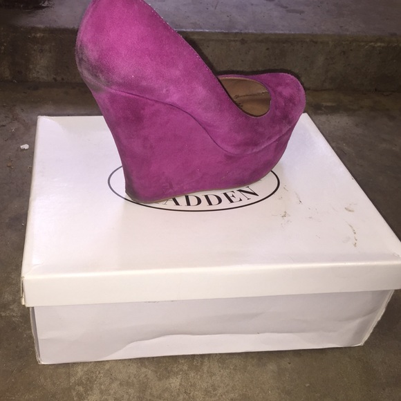 Pammy Berry Suede Wedge heel - Picture 3 of 3