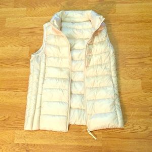 UNI QLO premium down vest in ivory