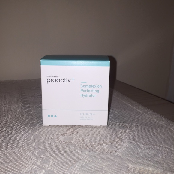 Proactiv+ Complexion Perfecting Hydrator (Step 3)