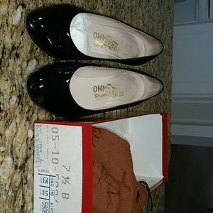 Nice black patent heels width B