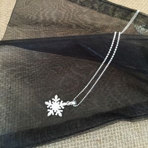 Snow flake necklace
