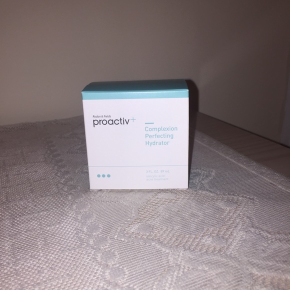 Proactiv+ Complexion Perfecting Hydrator (Step 3)