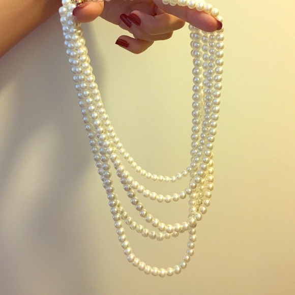 NWOT 5 Strand Layered Pear Necklace