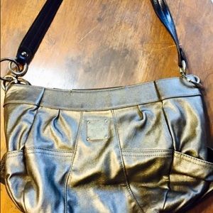 Miche Demi bag with 4 shells.