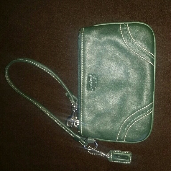 Coach Handbags - Coach Wristlet