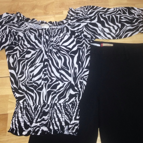 Size 6a gap black trouser, zebra print top - Picture 3 of 3
