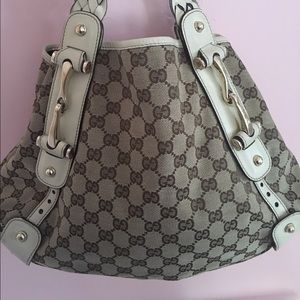 Gucci Pelham Medium Shoulder Bag