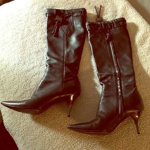 **Great Price**Burberry Boots