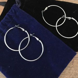 Hoop earring set.
