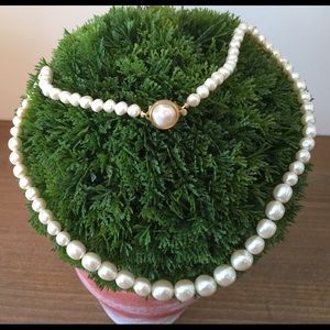 Vintage pearl necklace.