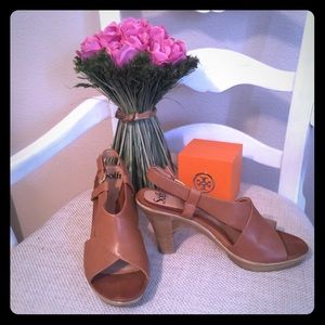 Sofft brown wrap heels
