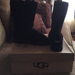 Black Uggs