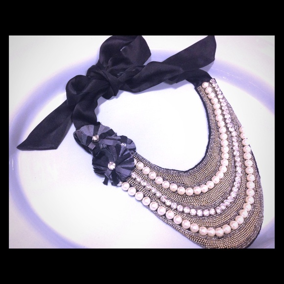 Stella & Dot bib necklace