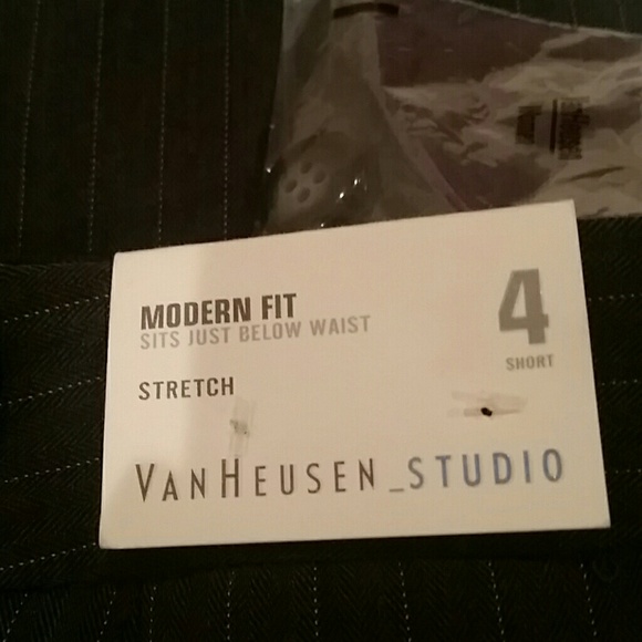 New VanHeusen modern fit trousers - Picture 2 of 3