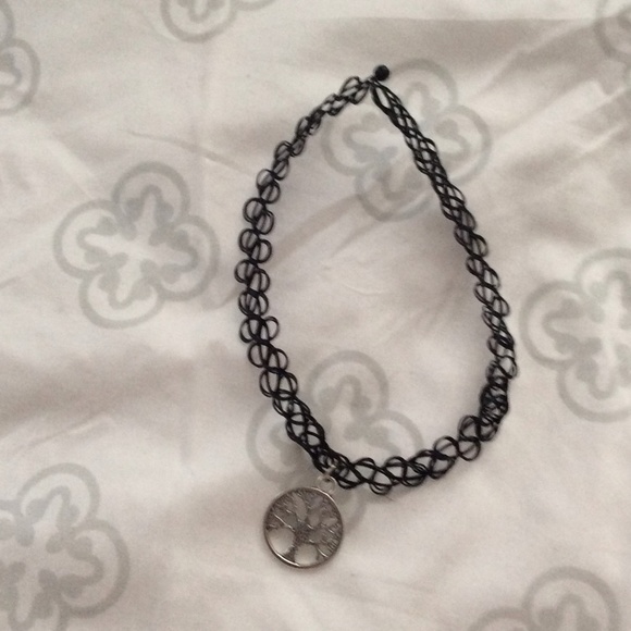 Brand new choker! - Picture 1 of 1
