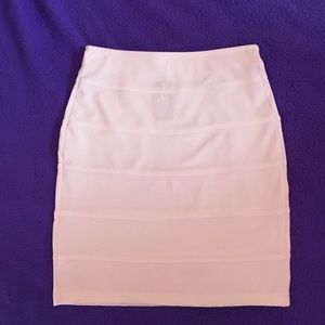BRAND NEW ‼️ WHITE BODYCON SKIRT