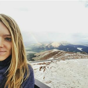 Meet your Posher, Alona