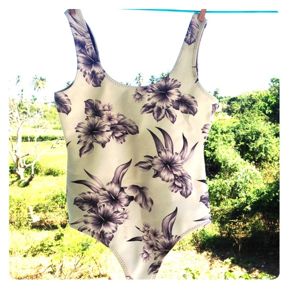 Amuse society one piece