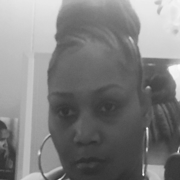 Meet your posher - Picture 2 of 4