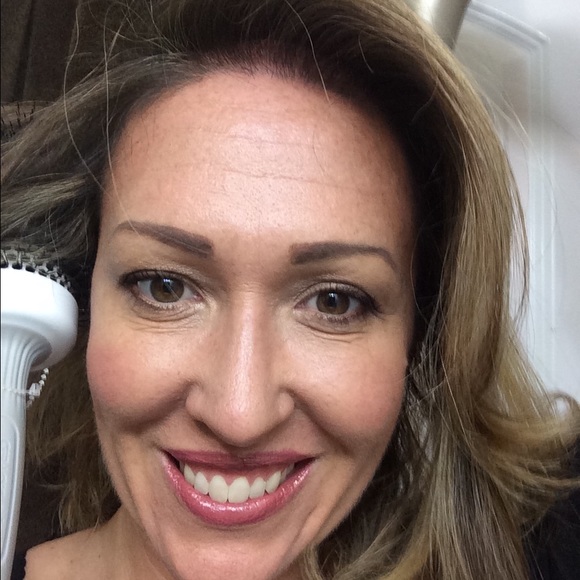 Meet your Posher, Cristy - Picture 1 of 1