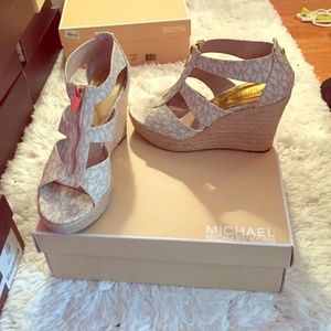 Auth MICHAEL KORS Wedge sandals!