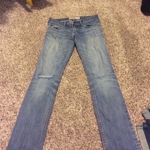 Hollister Distressed Jean!👖
