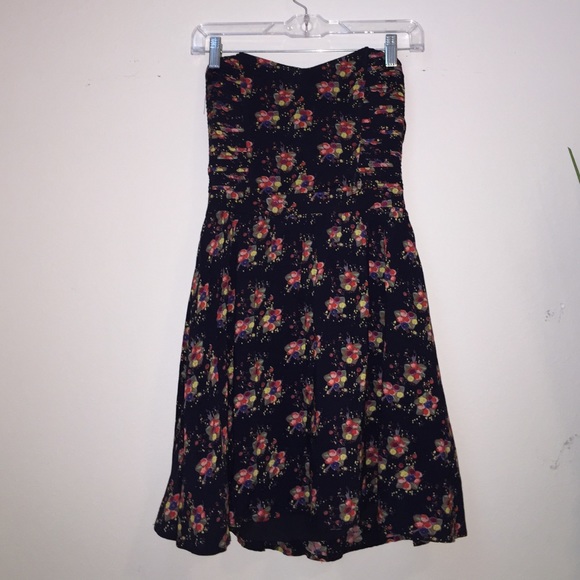 Size 0 Strapless Luca Couture Dress - Picture 1 of 3