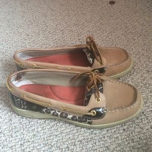 Women's sperry shoes