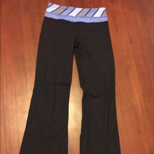 Black Women's lululemon groove pant iii