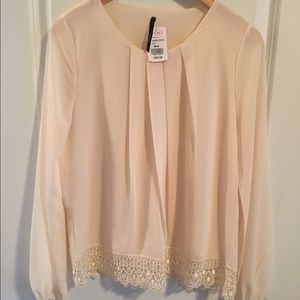 A'gaci Ivory Lace Bottom Flowy Top, M