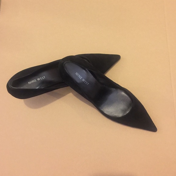 Nine West Black Pumps