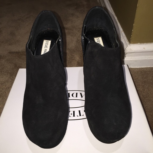 Black Steve Madden wedge