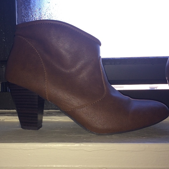 Report Ankle Booties
