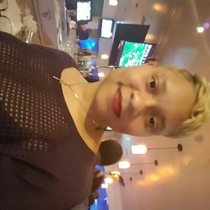 Meet your Posher, Lisa