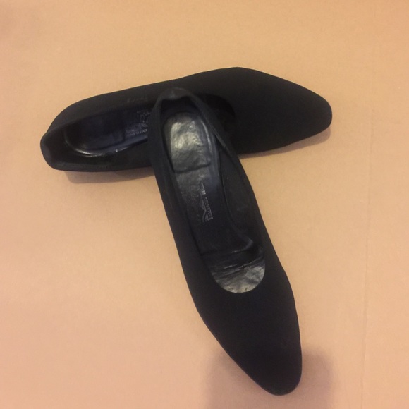 Black wedge shoes