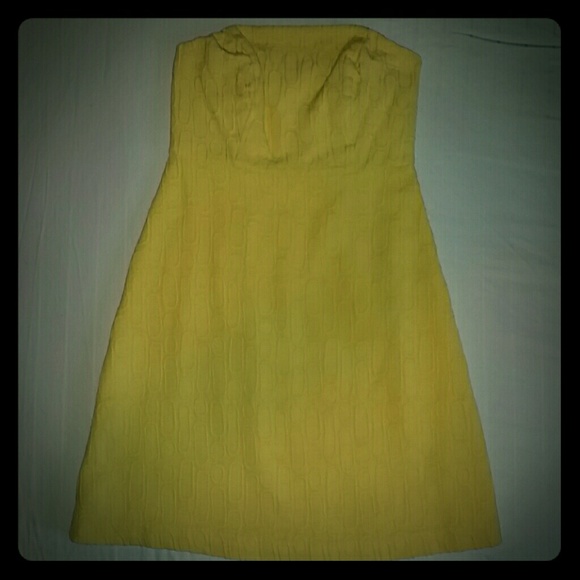 Limited strapless dress