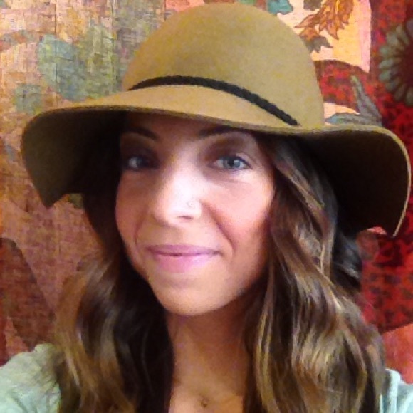 🌟 LA Based Olive & Pique Tan Wool Hat