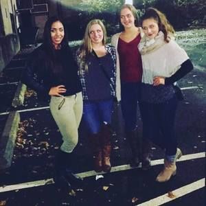 Meet your Posher, Lauren