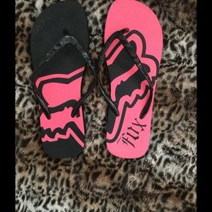 Fox flip flops