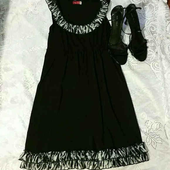 Dress - Picture 3 of 3