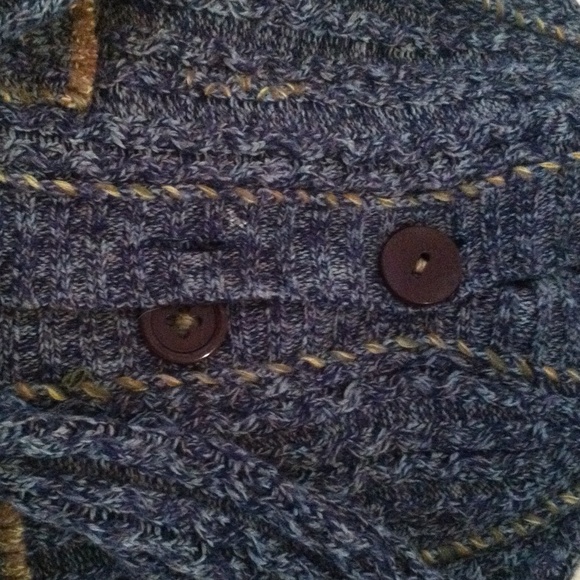Sweater - Picture 2 of 4