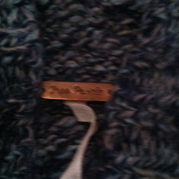Sweater - Picture 3 of 4