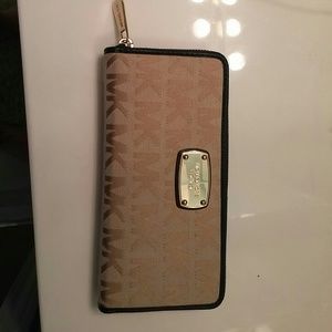 MK wallet