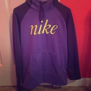 Very cute Nike hoodie💜💕